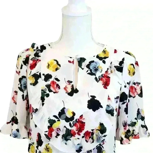 Ann Taylor Floral Short Sleeve Ruffled Bib Blouse w/ Neck Button Size XS Petite - Picture 3 of 8
